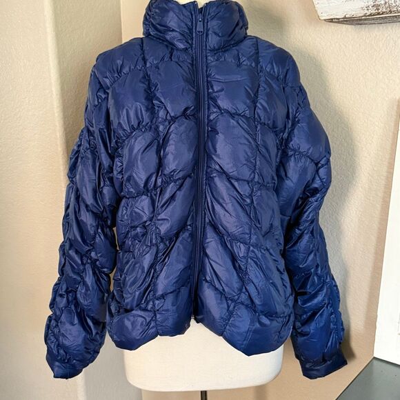 Free People Womens Scrunchy Glossy Pippa Packable Puffer Jacket Black Grape XS - Picture 6 of 16